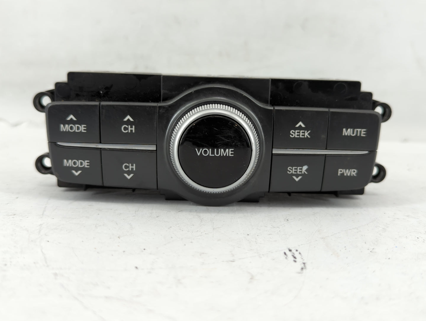 2011-2013 Hyundai Equus Radio AM FM Cd Player Receiver Replacement Fits Fits 2011 2012 2013 OEM Used Auto Parts - Oemusedaut