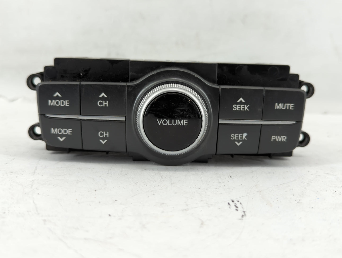 2011-2013 Hyundai Equus Radio AM FM Cd Player Receiver Replacement Fits Fits 2011 2012 2013 OEM Used Auto Parts - Oemusedaut