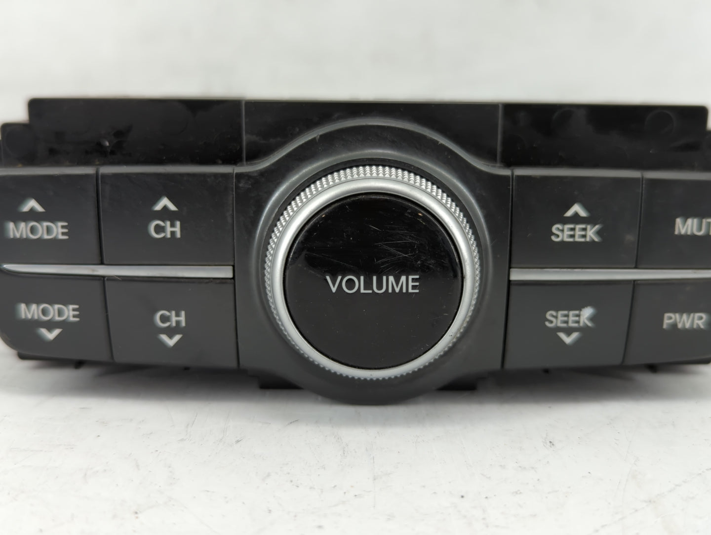 2011-2013 Hyundai Equus Radio AM FM Cd Player Receiver Replacement Fits Fits 2011 2012 2013 OEM Used Auto Parts - Oemusedaut