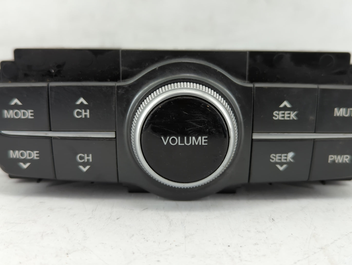 2011-2013 Hyundai Equus Radio AM FM Cd Player Receiver Replacement Fits Fits 2011 2012 2013 OEM Used Auto Parts - Oemusedaut