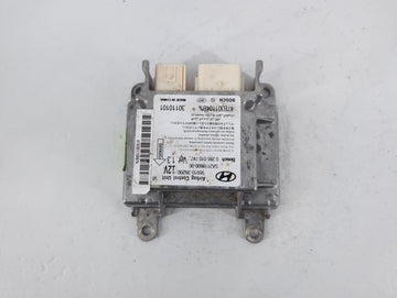 2011-2013 Hyundai Equus Body Control Module Bcm Inner Cabin Fuse Box - Oemusedautoparts1.com