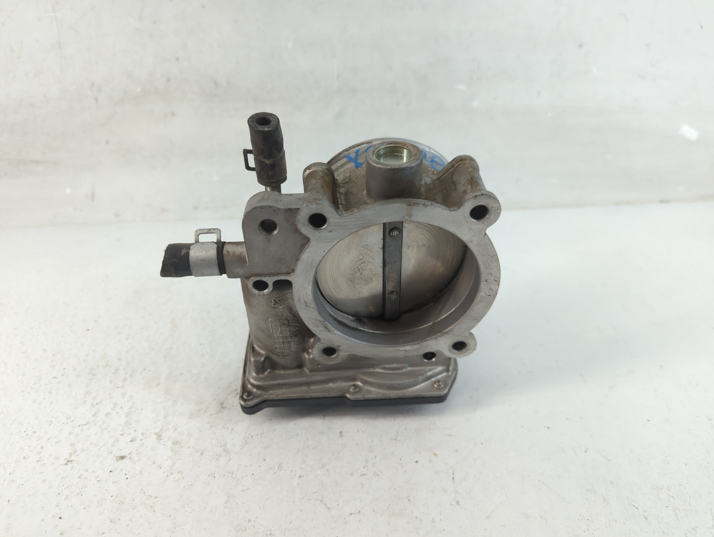 2012-2014 Hyundai Genesis Throttle Body P/N:35100-3CBA0 Fits Fits 2012 2013 2014 OEM Used Auto Parts - Oemusedautoparts1.com