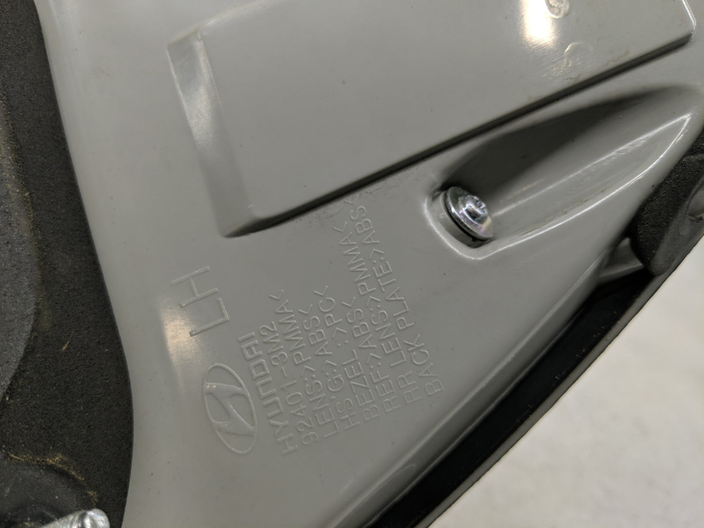 2012-2014 Hyundai Genesis Tail Light Assembly Driver Left OEM P/N:92404-3M22L Fits Fits 2012 2013 2014 OEM Used Auto Parts -