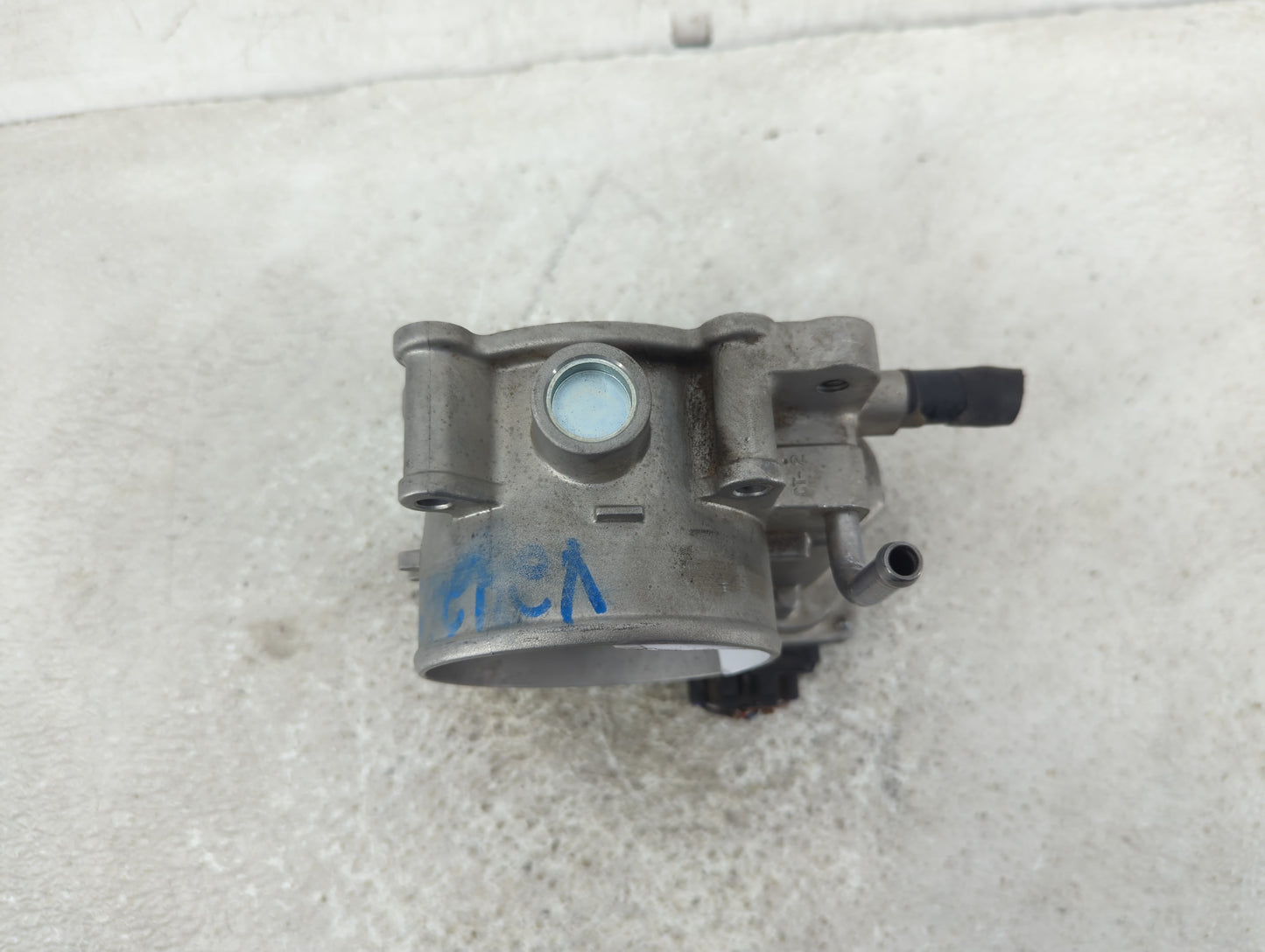 2012-2014 Hyundai Genesis Throttle Body P/N:35100-3CBA0 Fits Fits 2012 2013 2014 OEM Used Auto Parts - Oemusedautoparts1.com