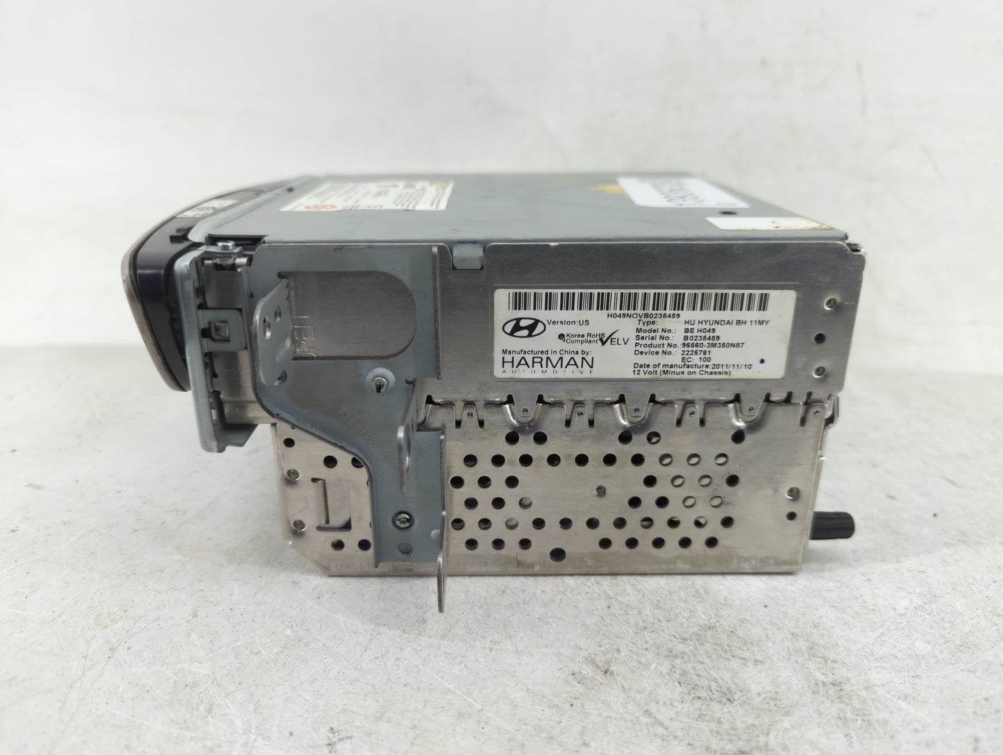 2011-2012 Hyundai Genesis Radio AM FM Cd Player Receiver Replacement P/N:96560-3M350 Fits Fits 2011 2012 OEM Used Auto Parts