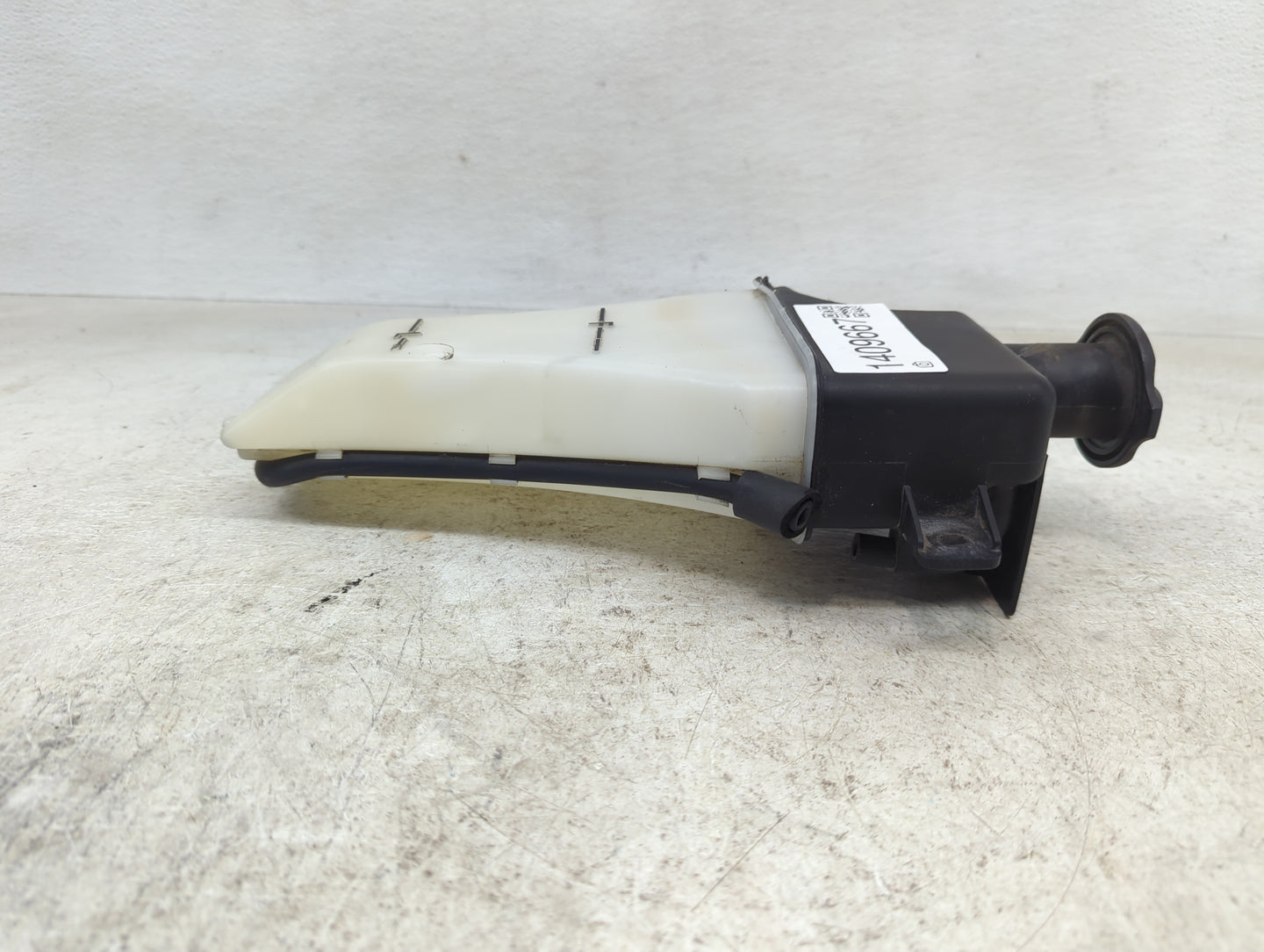 2009 Hyundai Genesis Radiator Coolant Overflow Expansion Tank Bottle - Oemusedautoparts1.com