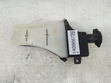 2009 Hyundai Genesis Radiator Coolant Overflow Expansion Tank Bottle