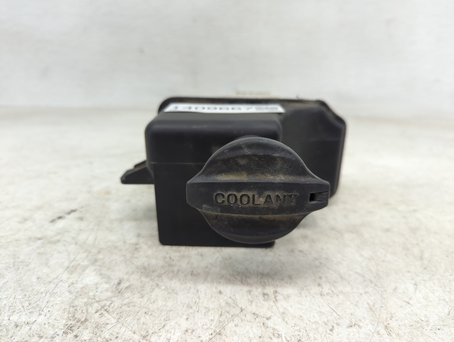2009 Hyundai Genesis Radiator Coolant Overflow Expansion Tank Bottle - Oemusedautoparts1.com