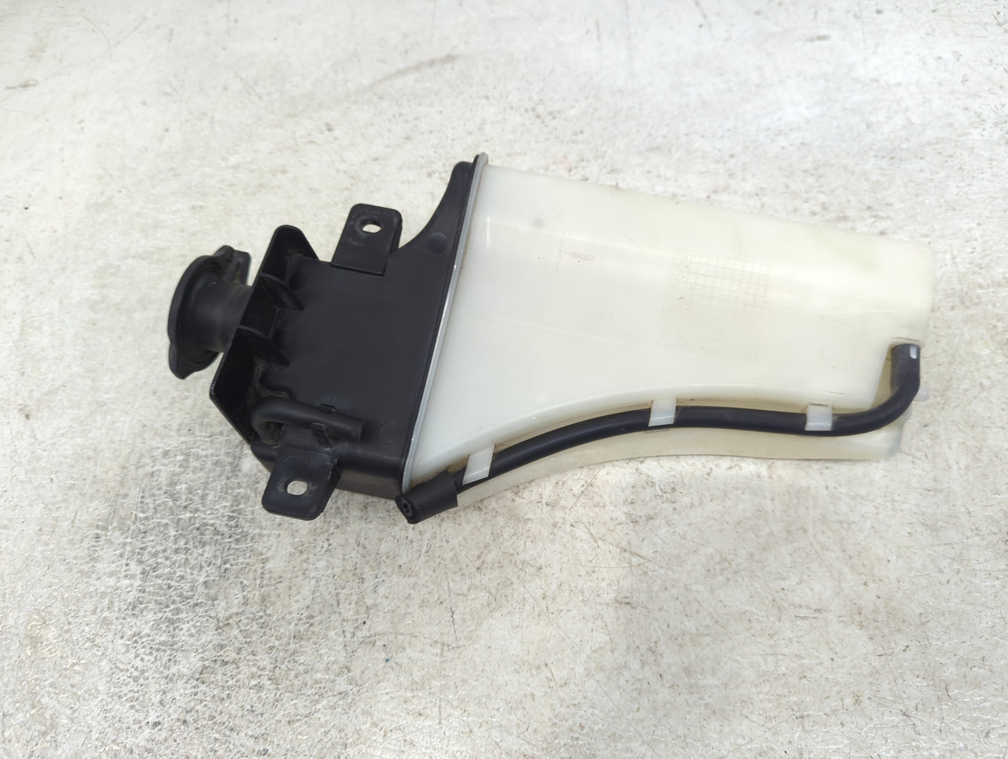 2009 Hyundai Genesis Radiator Coolant Overflow Expansion Tank Bottle - Oemusedautoparts1.com