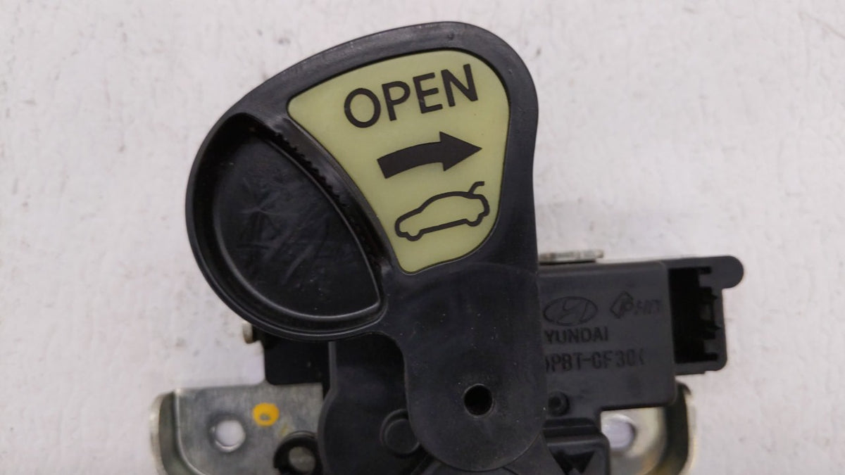 2012 Hyundai Genesis Lid Latch - Oemusedautoparts1.com
