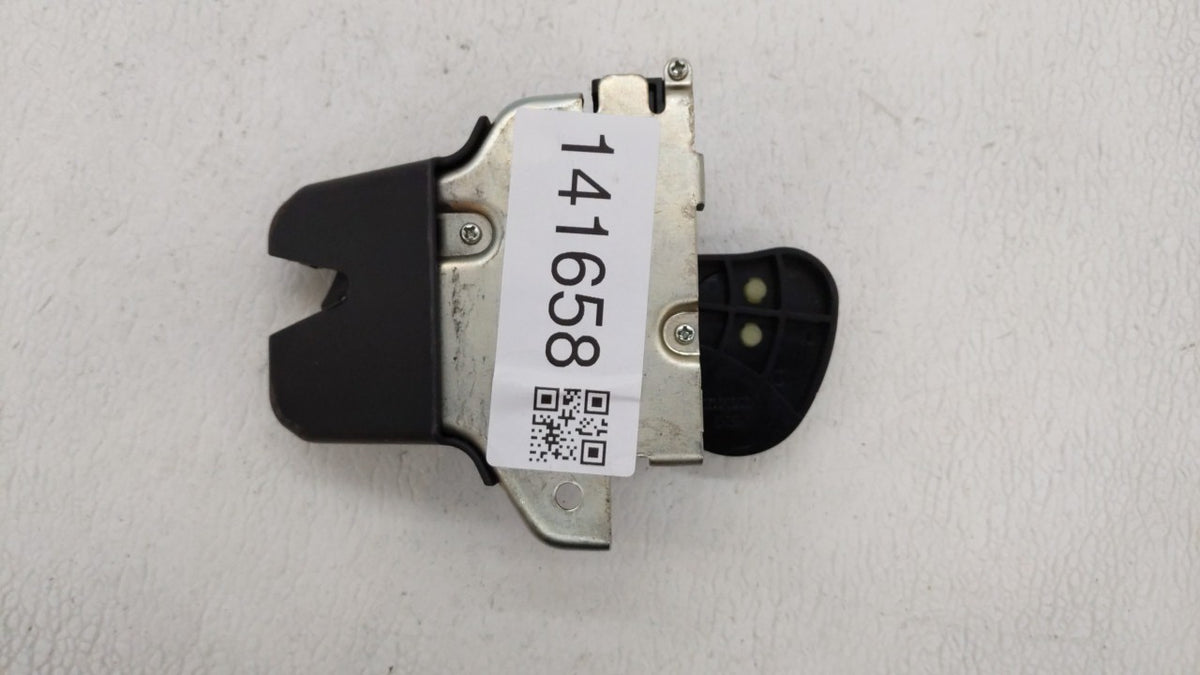 2012 Hyundai Genesis Lid Latch - Oemusedautoparts1.com