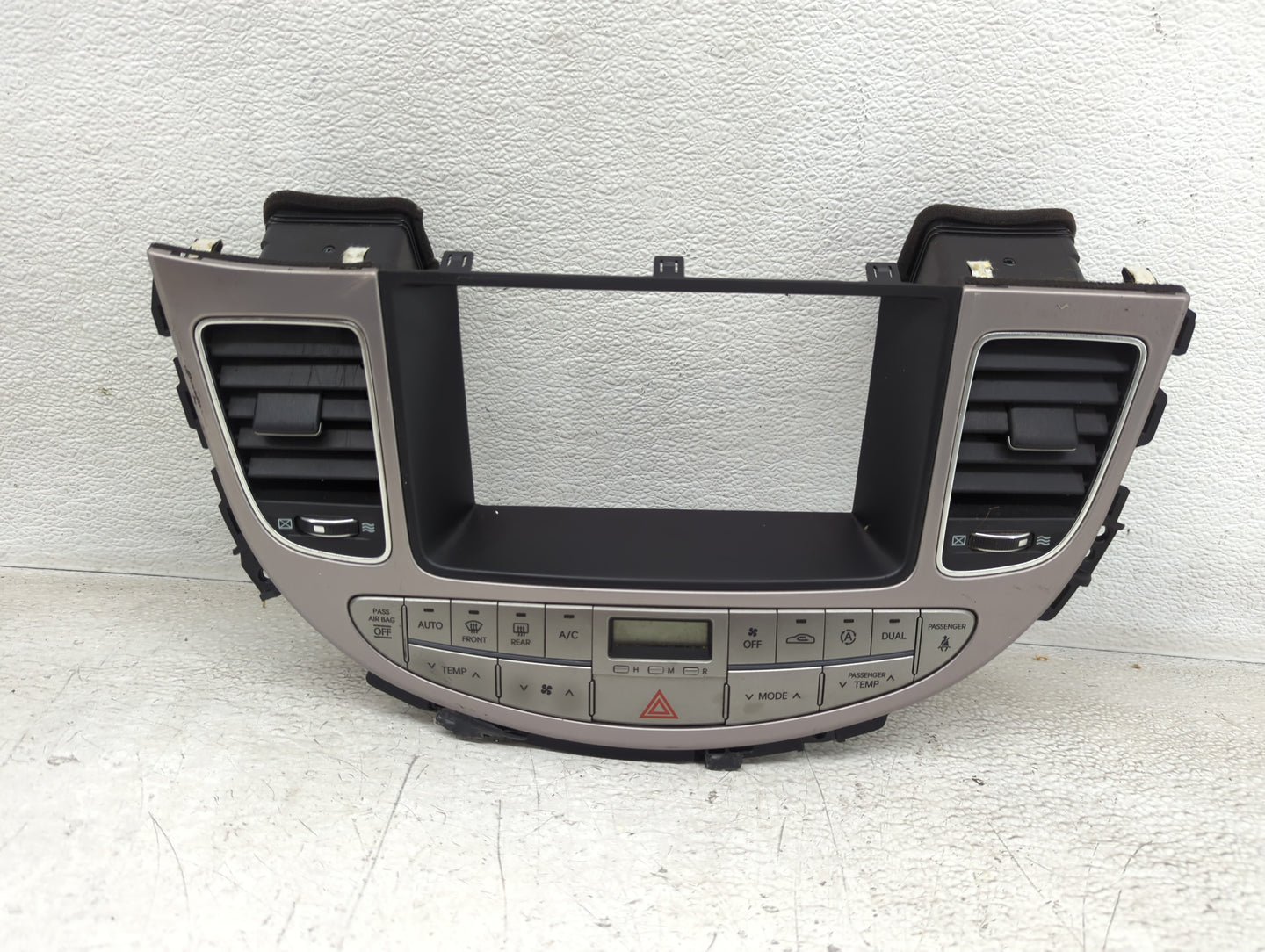 2009-2012 Hyundai Genesis Climate Control Module Temperature AC/Heater Replacement P/N:97250-3M700 Fits Fits 2009 2010 2011 