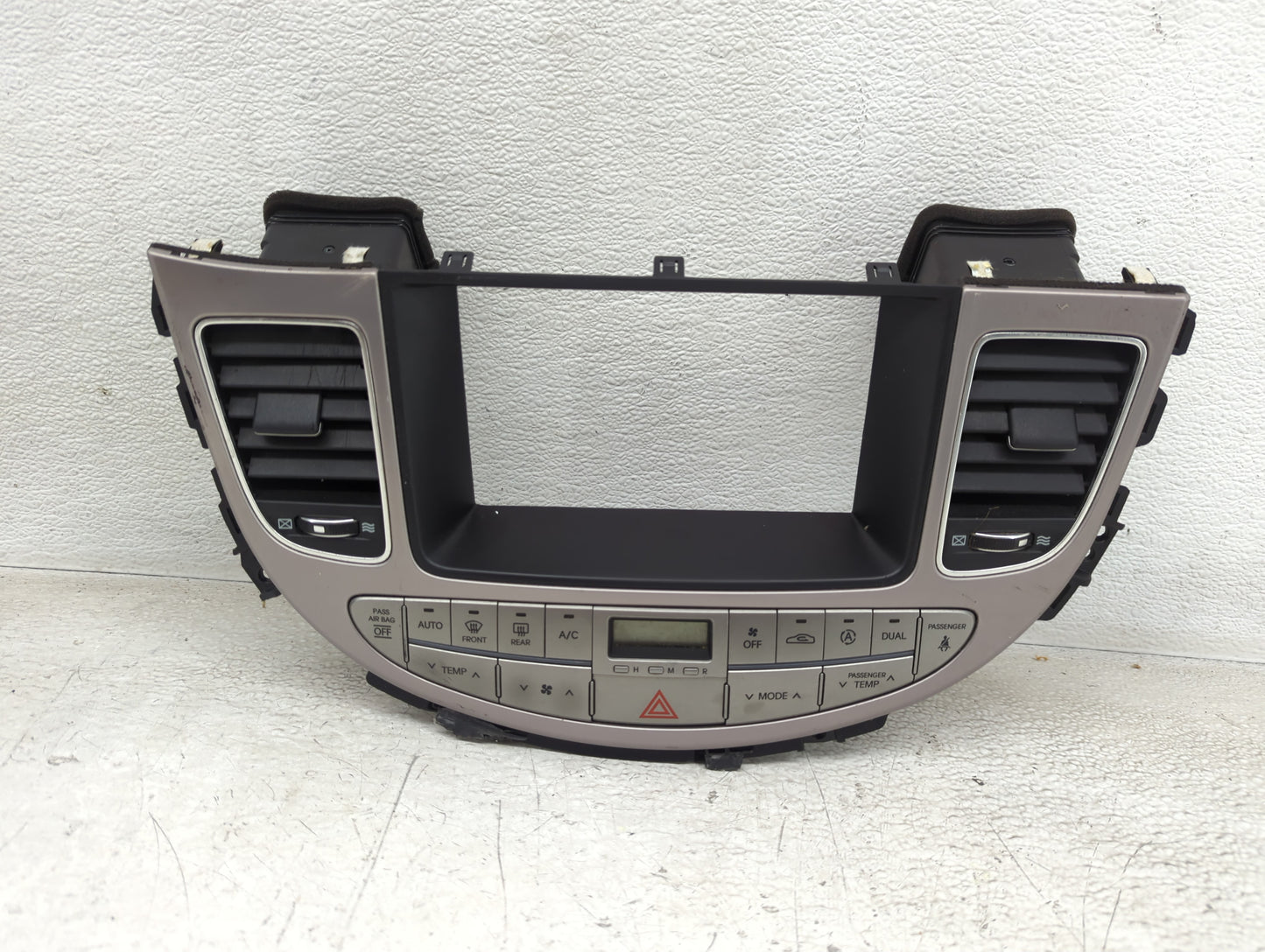 2009-2012 Hyundai Genesis Climate Control Module Temperature AC/Heater Replacement P/N:97250-3M700 Fits Fits 2009 2010 2011 