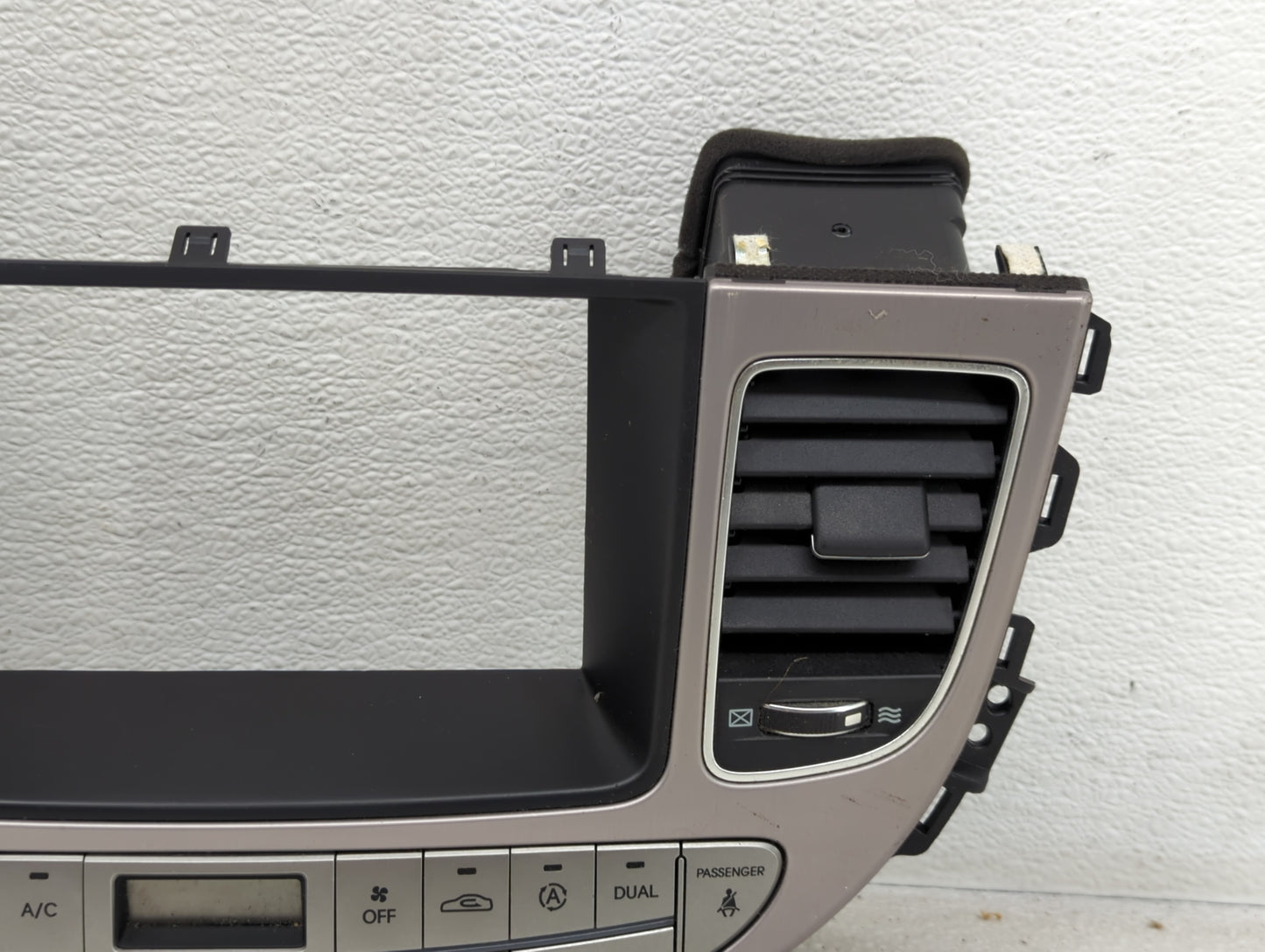 2009-2012 Hyundai Genesis Climate Control Module Temperature AC/Heater Replacement P/N:97250-3M700 Fits Fits 2009 2010 2011 