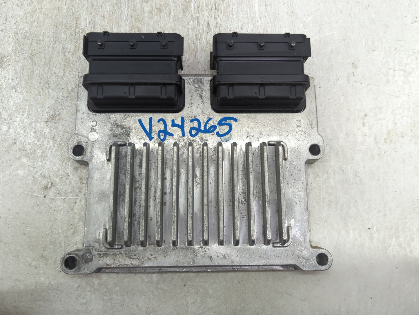 2012-2014 Hyundai Genesis PCM Engine Control Computer ECU ECM PCU OEM P/N:39105-3CBN0 Fits Fits 2012 2013 2014 OEM Used Auto