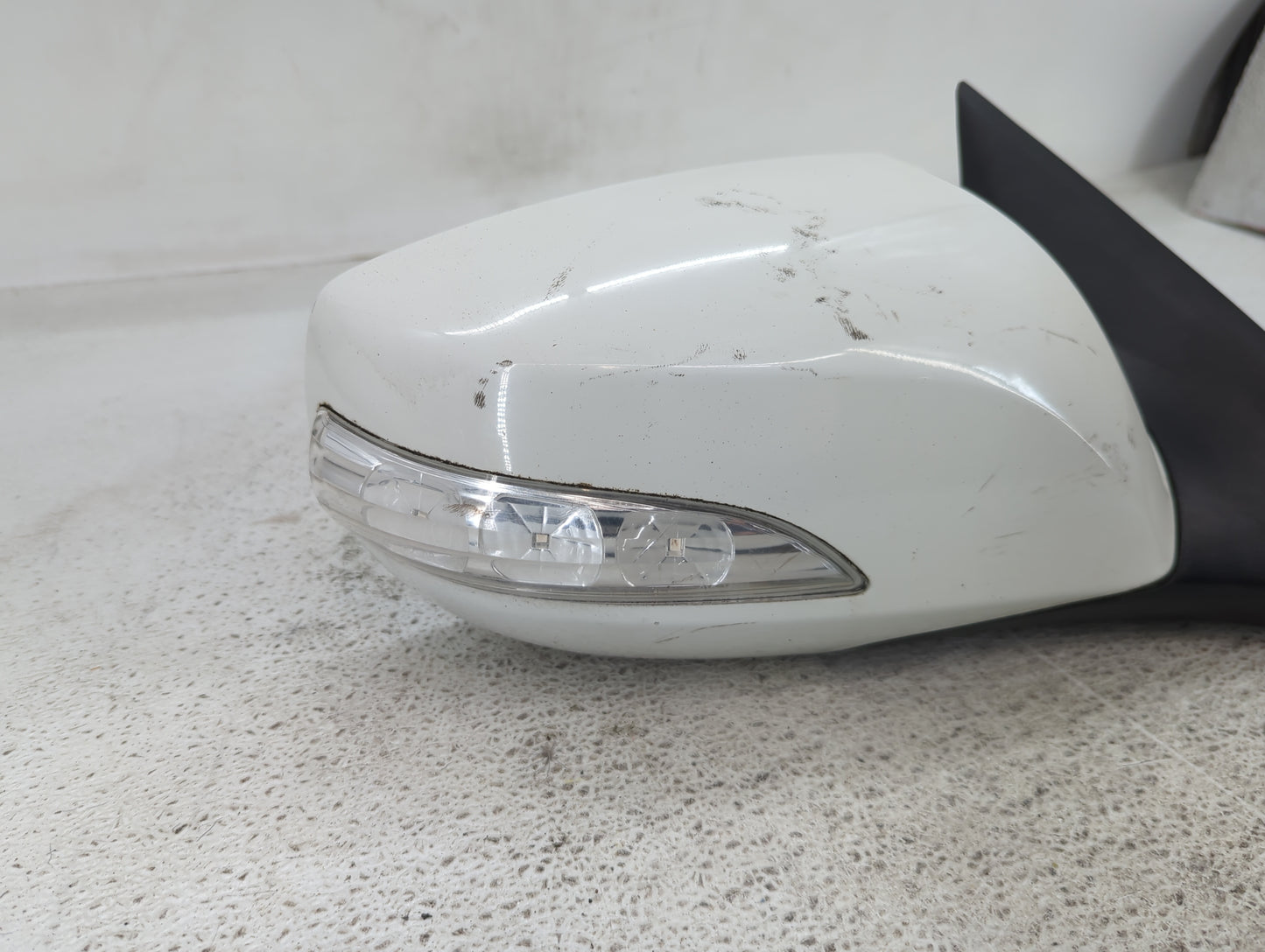 2009-2016 Hyundai Genesis Passenger Side View Mirror - Right Door Mirror OEM Used - Oemusedautoparts1.com