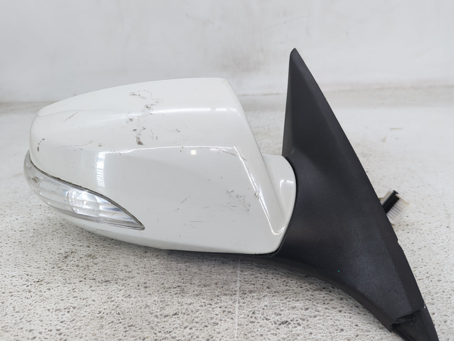 2009-2016 Hyundai Genesis Passenger Side View Mirror - Right Door Mirror OEM Used - Oemusedautoparts1.com