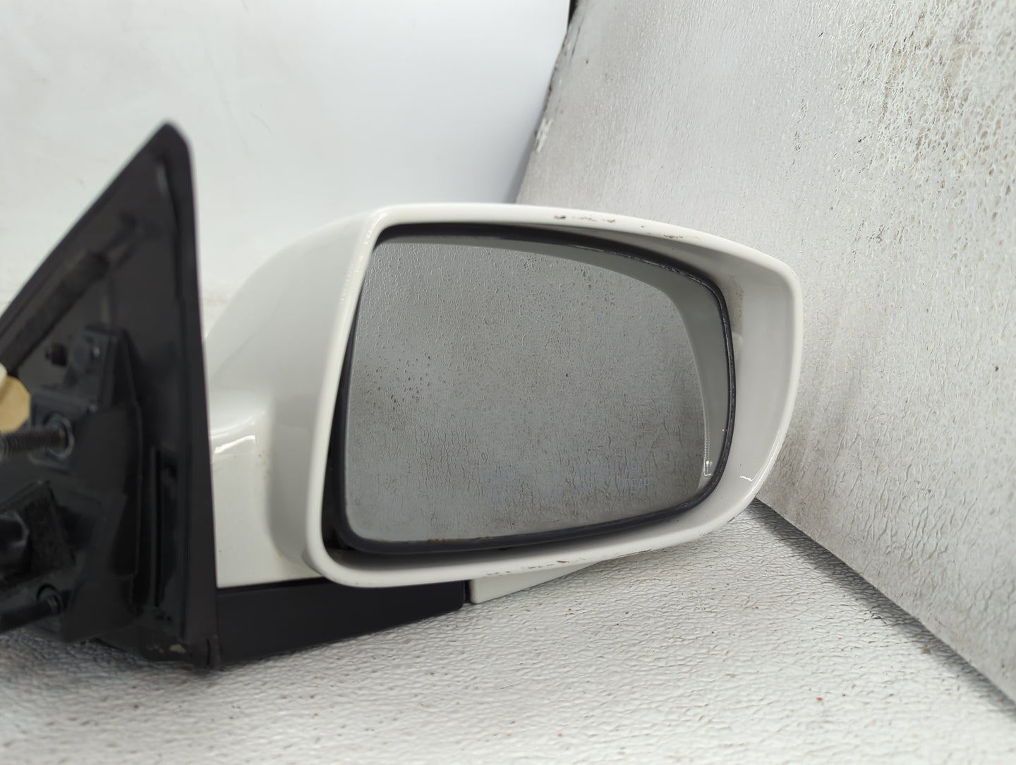 2009-2016 Hyundai Genesis Passenger Side View Mirror - Right Door Mirror OEM Used - Oemusedautoparts1.com