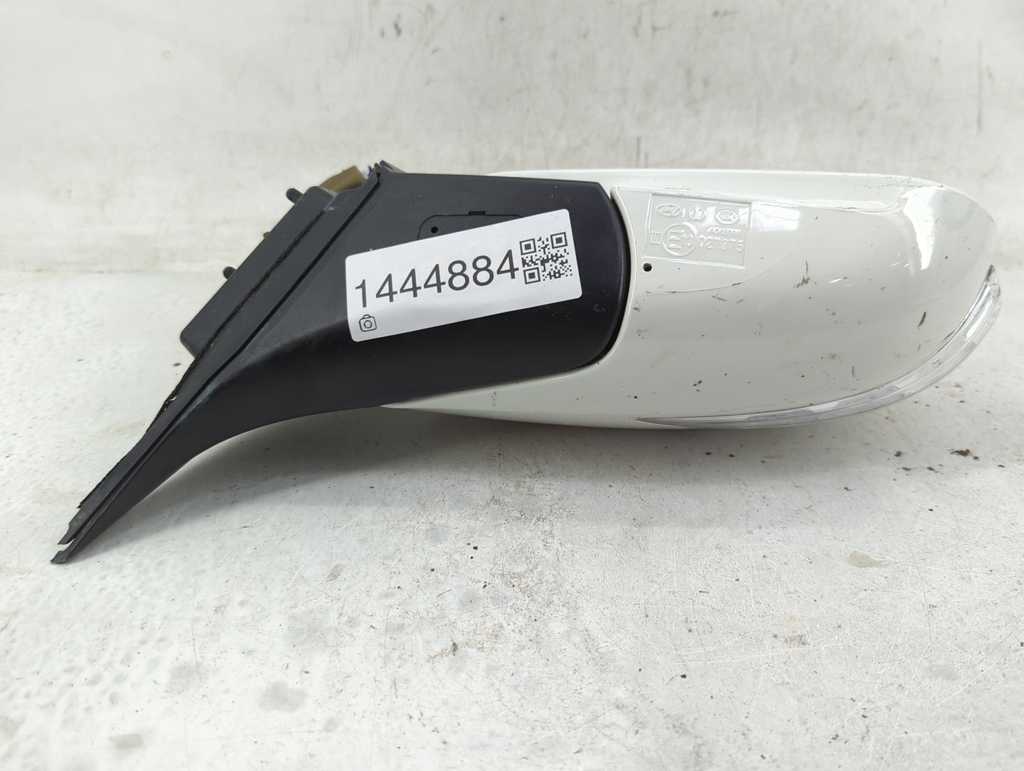2009-2016 Hyundai Genesis Passenger Side View Mirror - Right Door Mirror OEM Used - Oemusedautoparts1.com