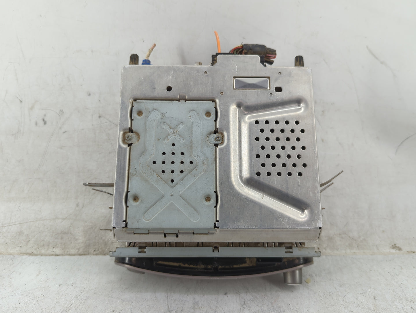 2012 Hyundai Genesis Radio AM FM Cd Player Receiver Replacement P/N:006236 20018676, 02227738 Fits OEM Used Auto Parts - Oem