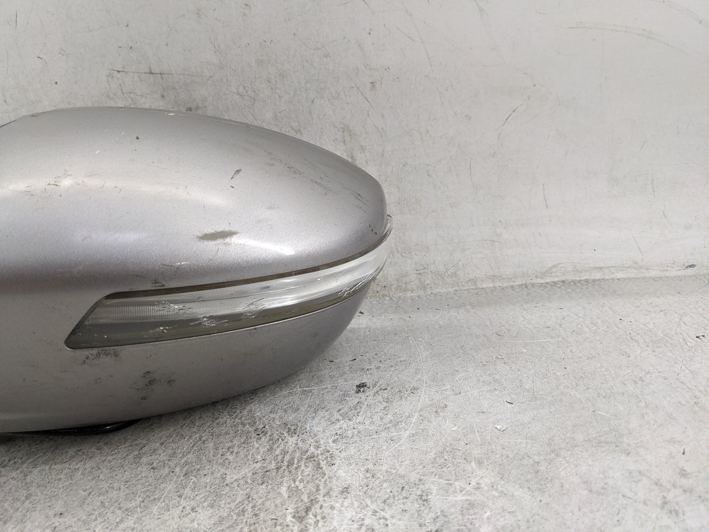 2012-2014 Hyundai Genesis Driver Side View Mirror - Left Door Mirror OEM Used - Oemusedautoparts1.com