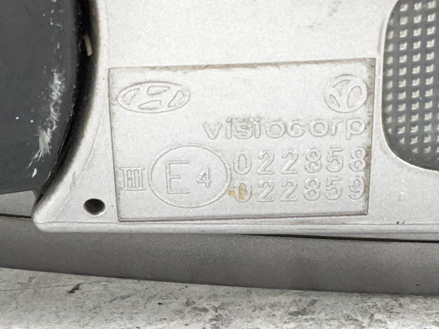 2012-2014 Hyundai Genesis Driver Side View Mirror - Left Door Mirror OEM Used - Oemusedautoparts1.com