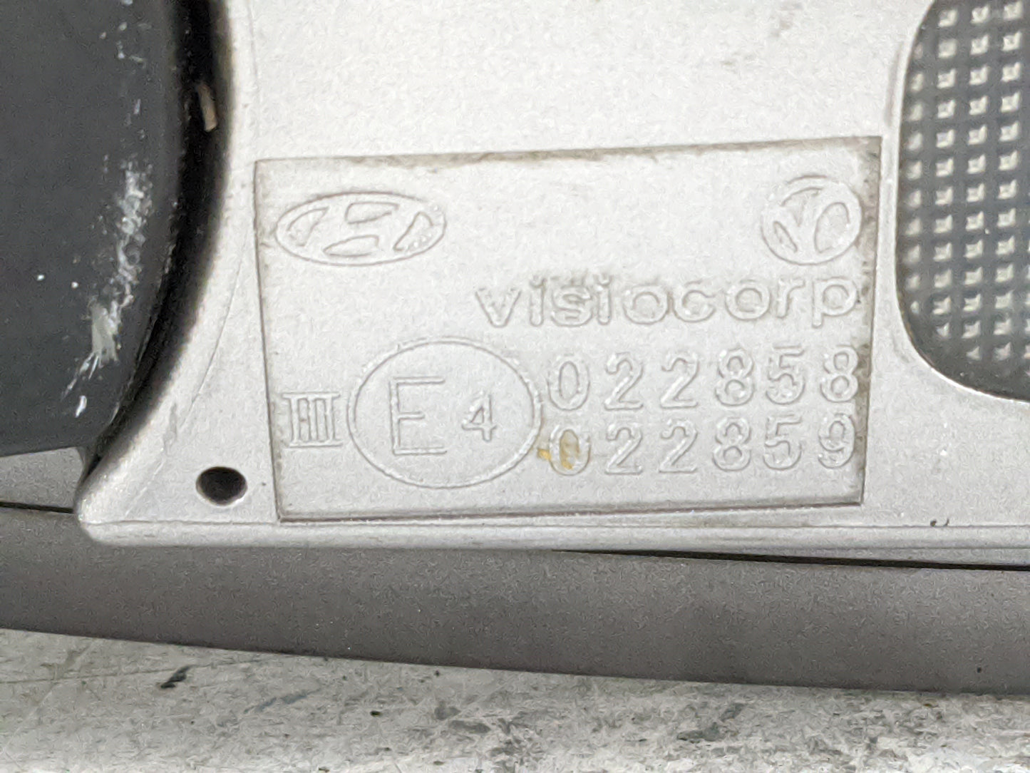 2012-2014 Hyundai Genesis Driver Side View Mirror - Left Door Mirror OEM Used - Oemusedautoparts1.com
