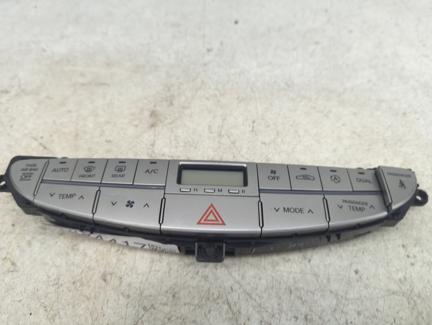 2009-2014 Hyundai Genesis Climate Control Module Temperature AC/Heater Replacement P/N:97250-3M700 HDR043 Fits OEM Used Auto