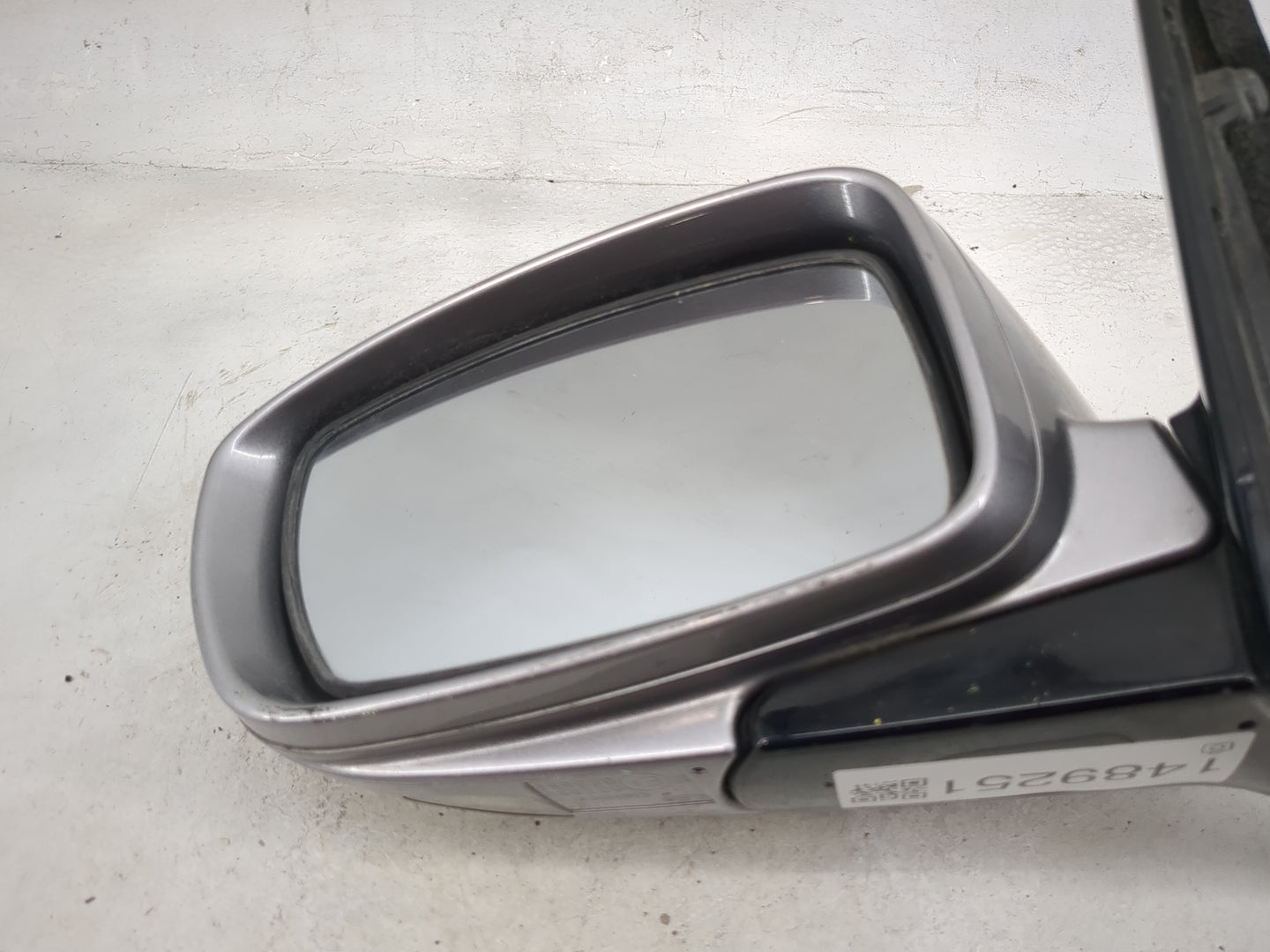2009-2014 Hyundai Genesis Driver Side View Mirror - Left Door Mirror OEM Used - Oemusedautoparts1.com