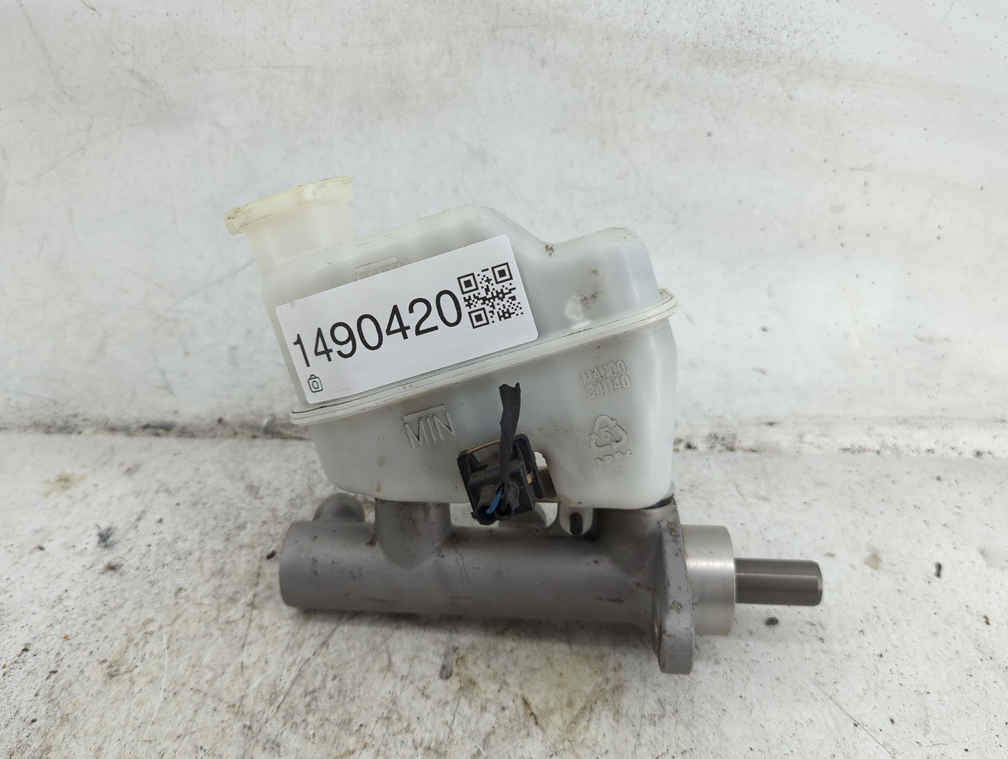 2009-2014 Hyundai Genesis Brake Master Cylinder - Oemusedautoparts1.com