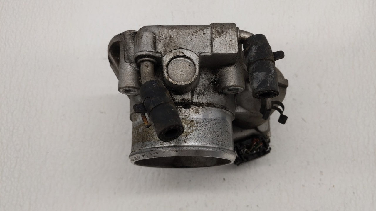2009-2014 Hyundai Genesis Throttle Body P/N:35100-2C300 Fits Fits 2009 2010 2011 2012 2013 2014 OEM Used Auto Parts - Oemuse