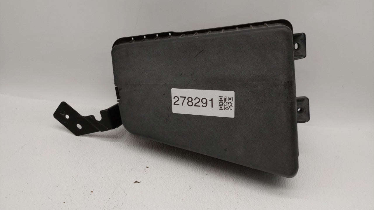 2009-2014 Hyundai Genesis Fusebox Fuse Box Panel Relay Module P/N:91950-3M170 91950-3M173 Fits OEM Used Auto Parts - Oemused