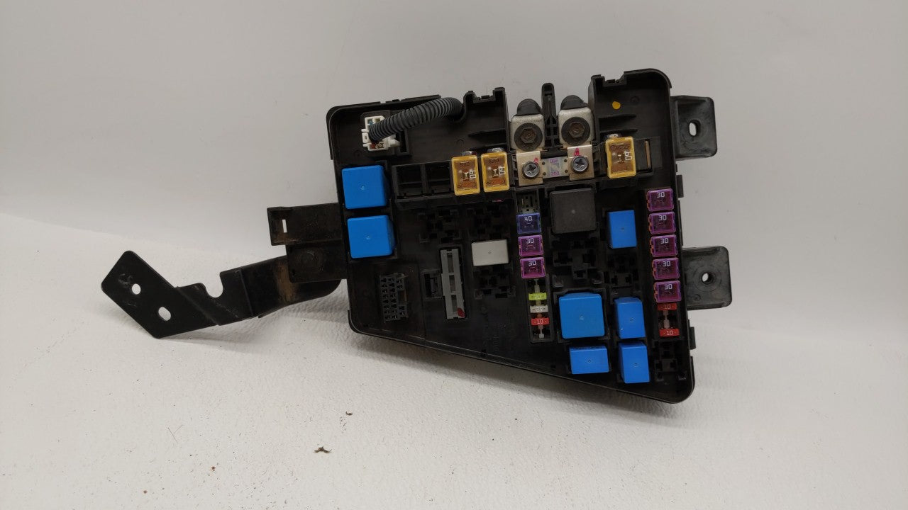 2009-2014 Hyundai Genesis Fusebox Fuse Box Panel Relay Module P/N:91950-3M170 91950-3M173 Fits OEM Used Auto Parts - Oemused
