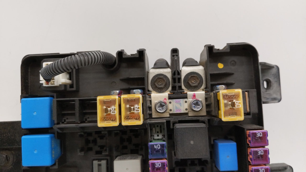 2009-2014 Hyundai Genesis Fusebox Fuse Box Panel Relay Module P/N:91950-3M170 91950-3M173 Fits OEM Used Auto Parts - Oemused