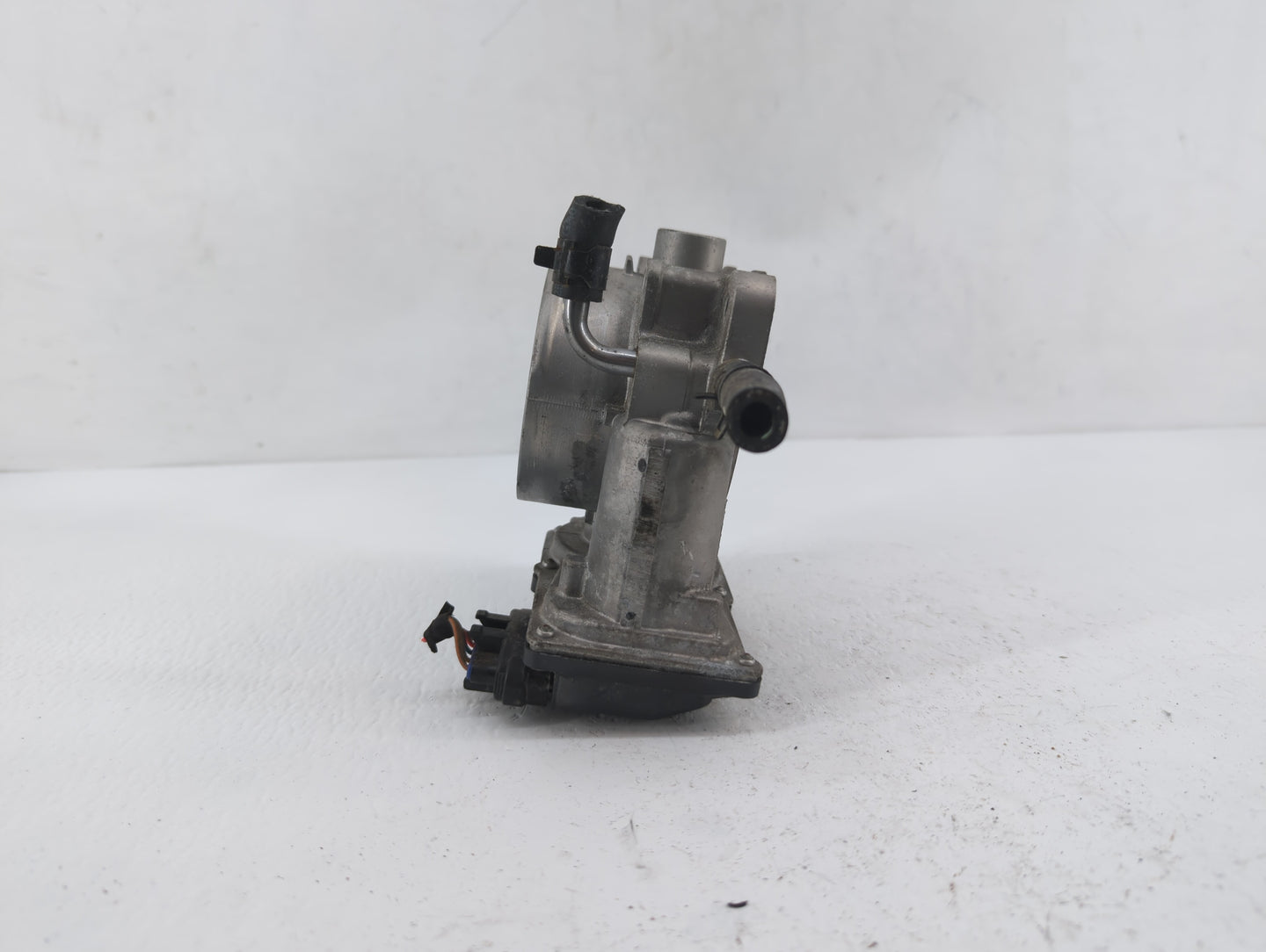 2012-2014 Hyundai Genesis Throttle Body P/N:35100-36BA0 35100-3CBA0 Fits Fits 2012 2013 2014 OEM Used Auto Parts - Oemusedau