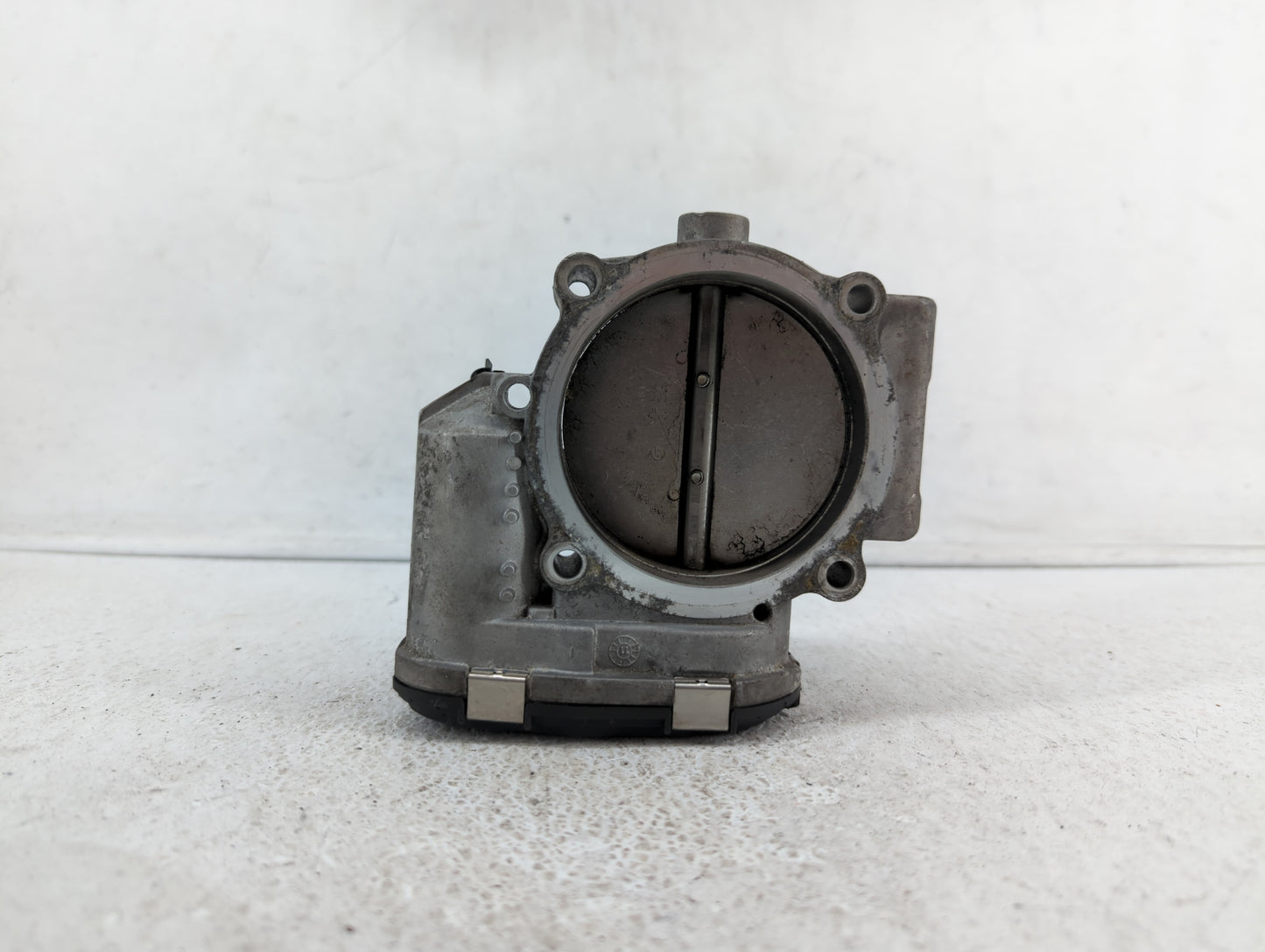2010-2012 Hyundai Genesis Throttle Body P/N:35100-3F050 Fits Fits 2010 2011 2012 OEM Used Auto Parts - Oemusedautoparts1.com