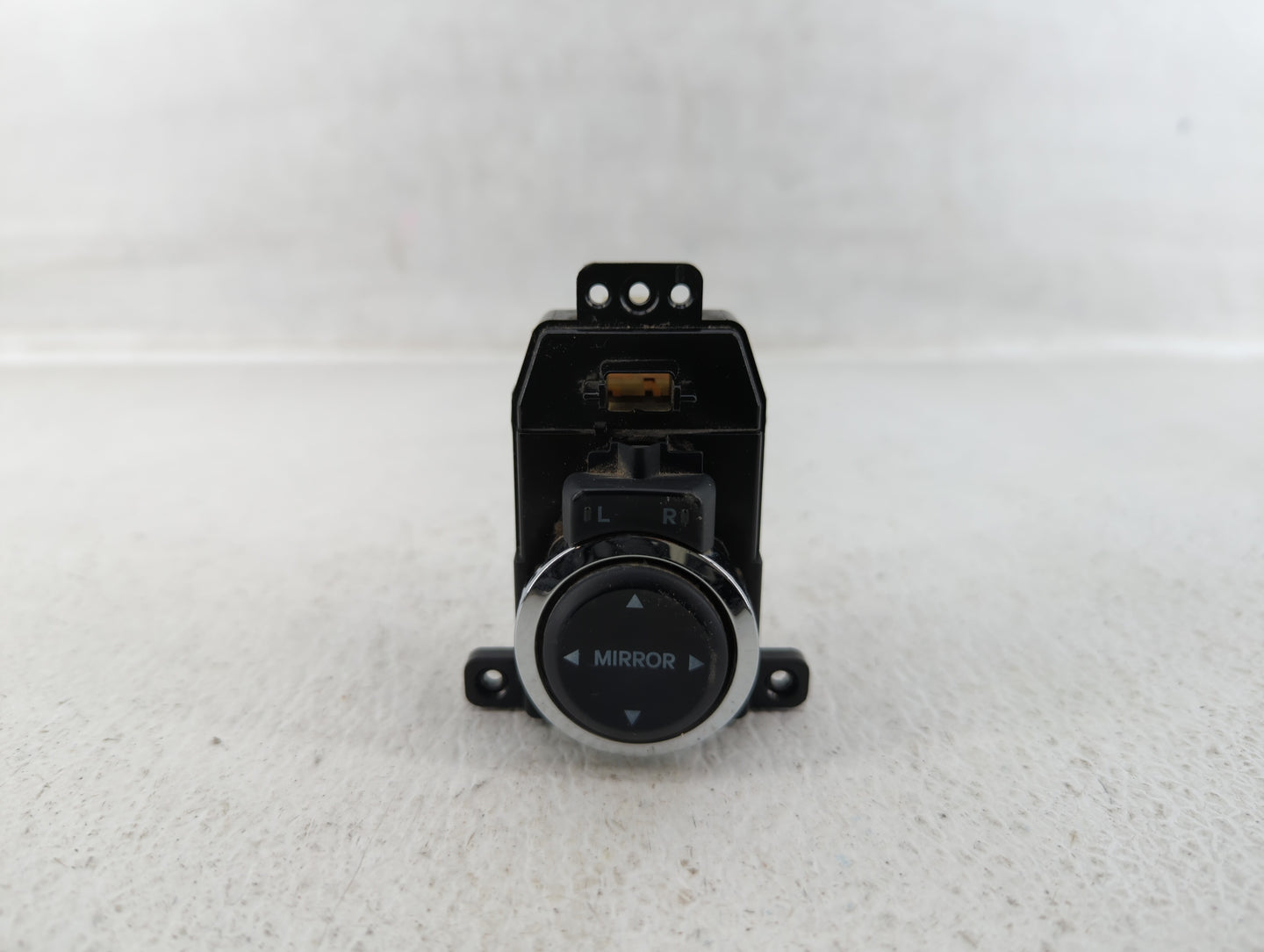 2011-2012 Hyundai Genesis Master Power Window Switch Replacement Driver Side Left P/N:202008378 Fits Fits 2011 2012 OEM Used