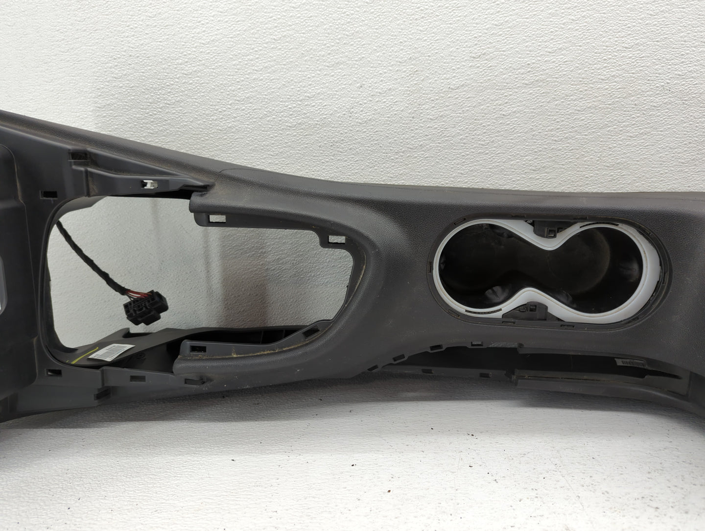 2011-2012 Hyundai Genesis Center Floor Console P/N:92810-3M500 Fits Fits 2011 2012 OEM Used Auto Parts - Oemusedautoparts1.c