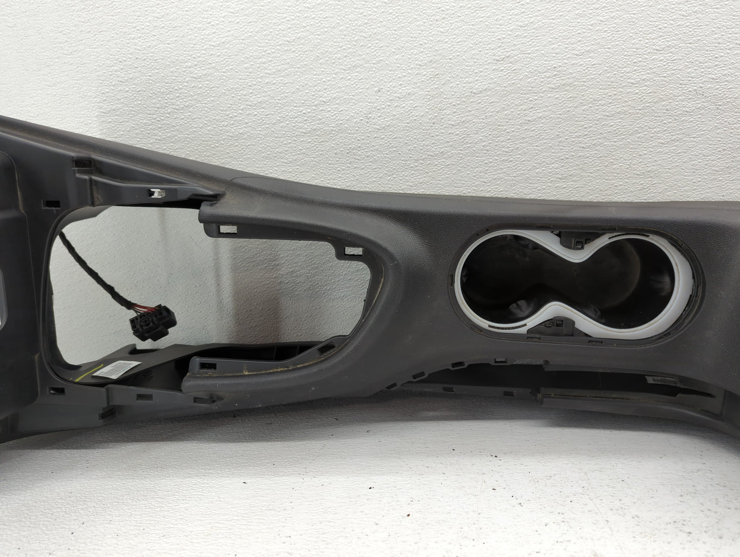 2011-2012 Hyundai Genesis Center Floor Console P/N:92810-3M500 Fits Fits 2011 2012 OEM Used Auto Parts - Oemusedautoparts1.c