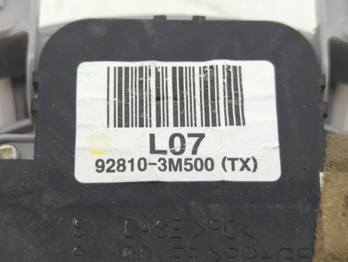 2012-2016 Hyundai Genesis Center Console Armrest Cover Lid - Oemusedautoparts1.com