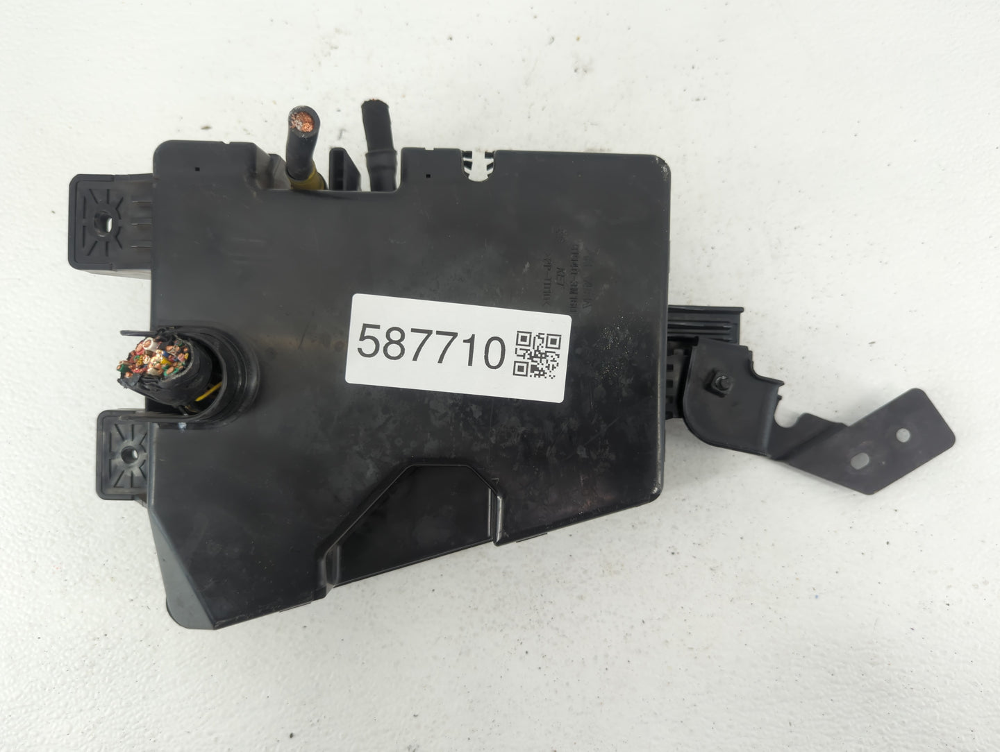2009-2012 Hyundai Genesis Fusebox Fuse Box Panel Relay Module P/N:91297-3M140 Fits Fits 2009 2010 2011 2012 OEM Used Auto Pa