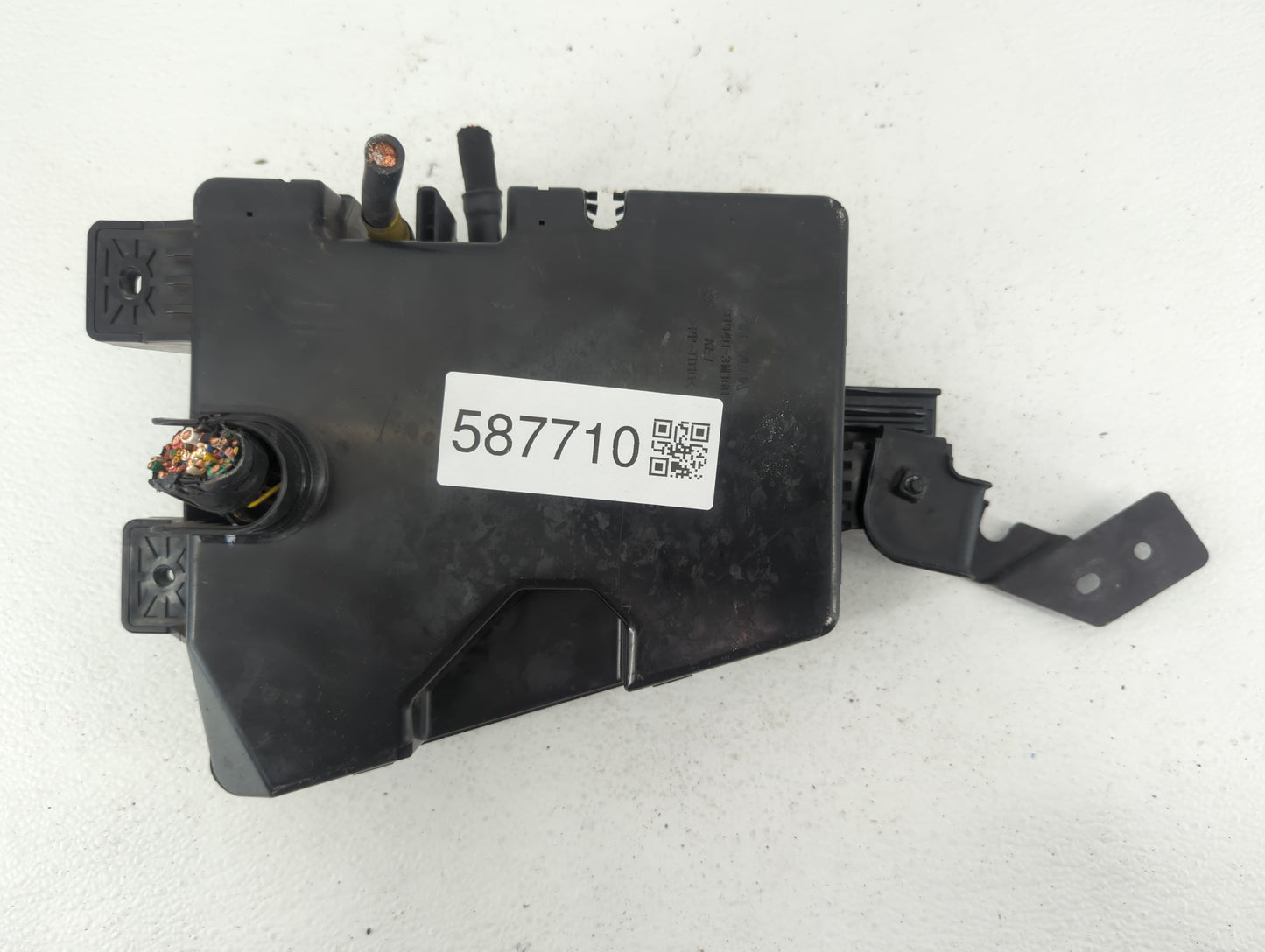2009-2012 Hyundai Genesis Fusebox Fuse Box Panel Relay Module P/N:91297-3M140 Fits Fits 2009 2010 2011 2012 OEM Used Auto Pa