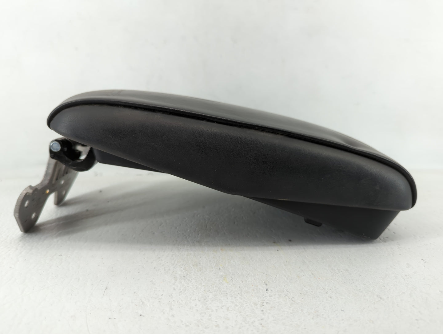 2012 Hyundai Genesis Center Console Armrest Cover Lid Black - Oemusedautoparts1.com