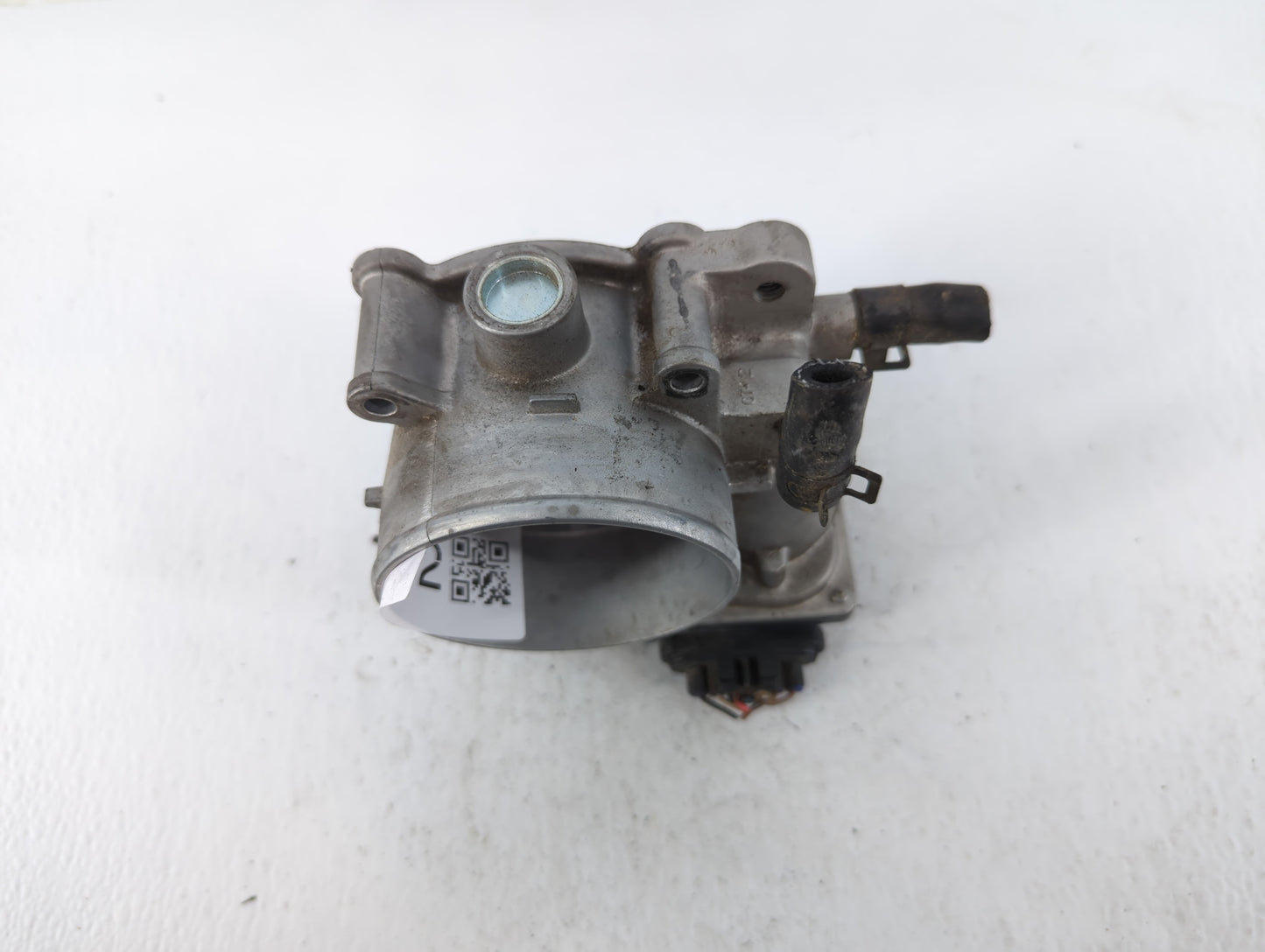 2012-2014 Hyundai Genesis Throttle Body P/N:35100-3CBA0 Fits Fits 2012 2013 2014 OEM Used Auto Parts - Oemusedautoparts1.com