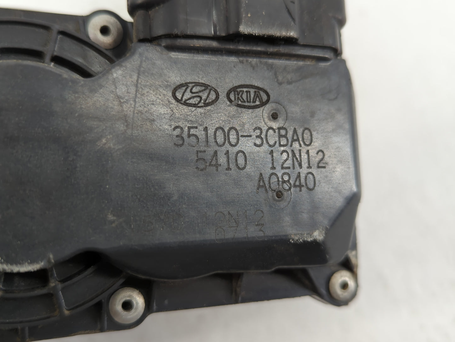 2012-2014 Hyundai Genesis Throttle Body P/N:35100-3CBA0 Fits Fits 2012 2013 2014 OEM Used Auto Parts - Oemusedautoparts1.com