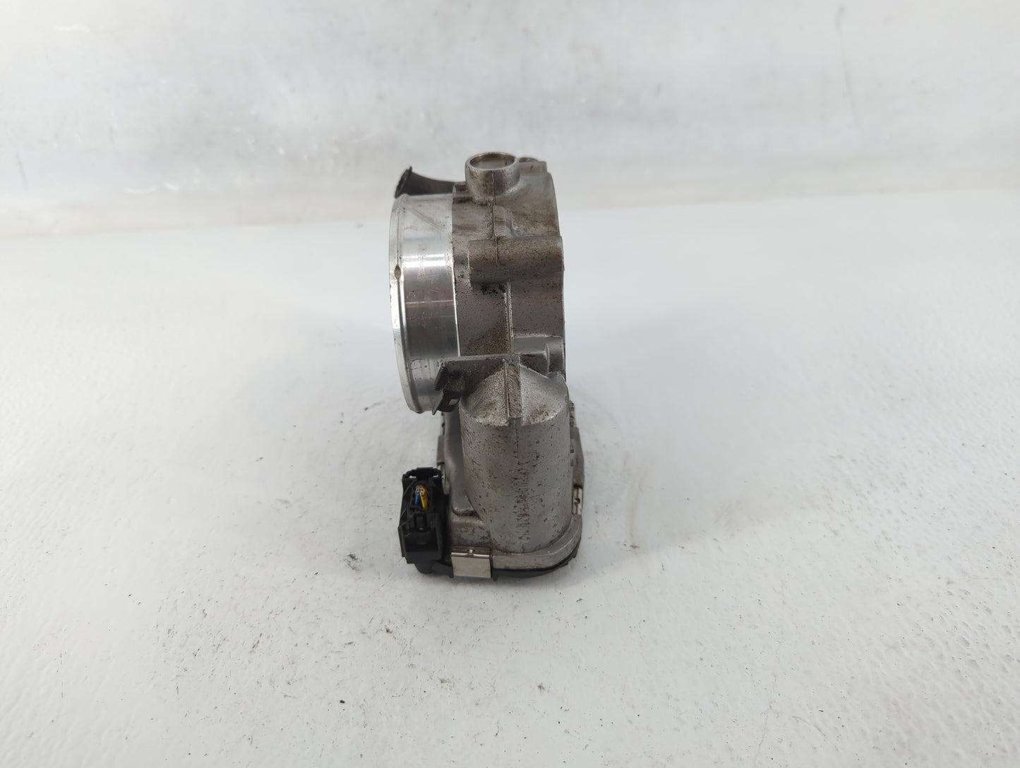 2012-2016 Hyundai Genesis Throttle Body P/N:35100-3F100 Fits Fits 2012 2013 2014 2015 2016 2017 OEM Used Auto Parts - Oemuse