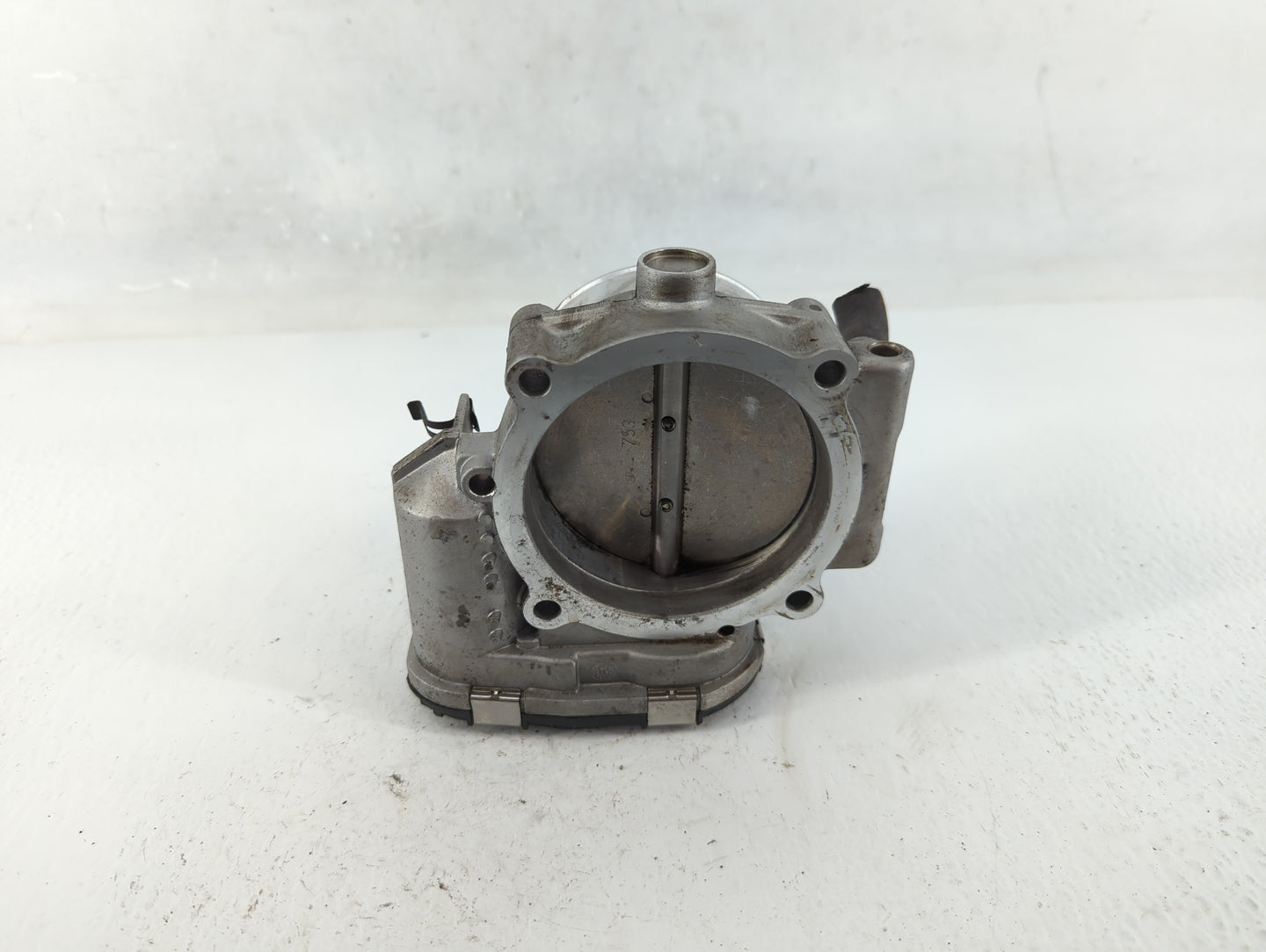 2012-2016 Hyundai Genesis Throttle Body P/N:35100-3F100 Fits Fits 2012 2013 2014 2015 2016 2017 OEM Used Auto Parts - Oemuse