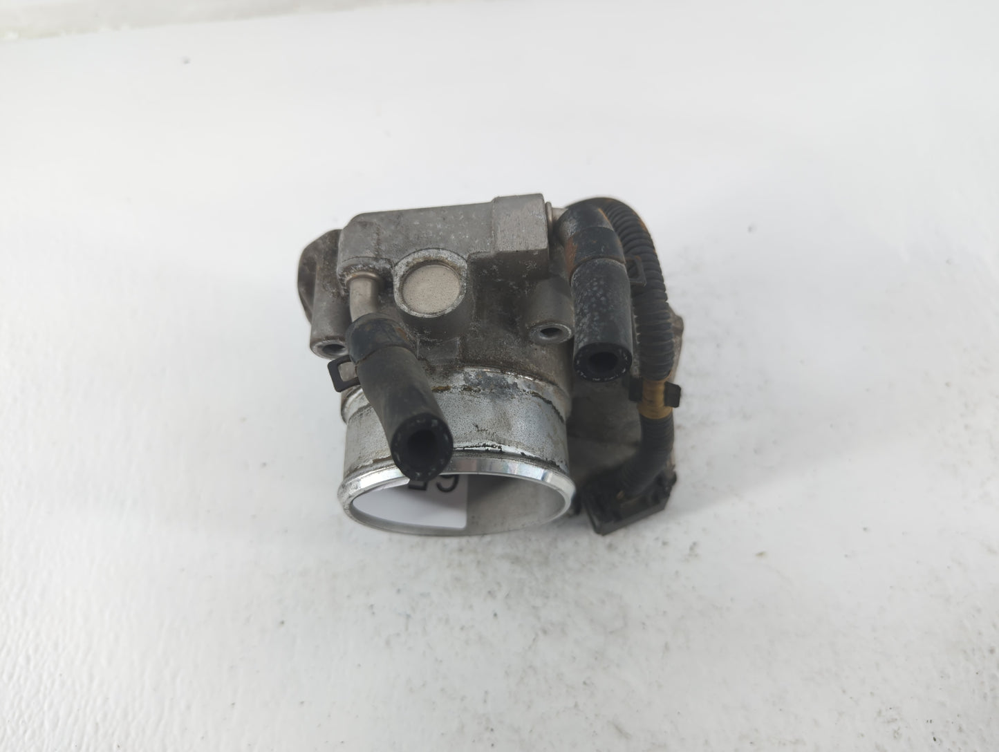 2009-2014 Hyundai Genesis Throttle Body P/N:35100-2C300 Fits Fits 2009 2010 2011 2012 2013 2014 OEM Used Auto Parts - Oemuse