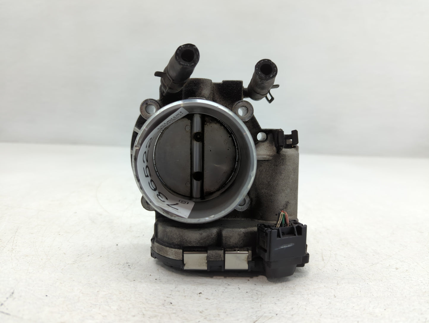2009-2014 Hyundai Genesis Throttle Body P/N:35100-2C300 Fits Fits 2009 2010 2011 2012 2013 2014 OEM Used Auto Parts - Oemuse