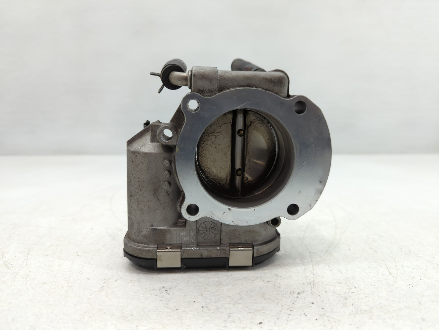 2009-2014 Hyundai Genesis Throttle Body P/N:35100-2C300 Fits Fits 2009 2010 2011 2012 2013 2014 OEM Used Auto Parts - Oemuse